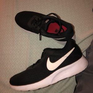Nike Tanjun shoes
